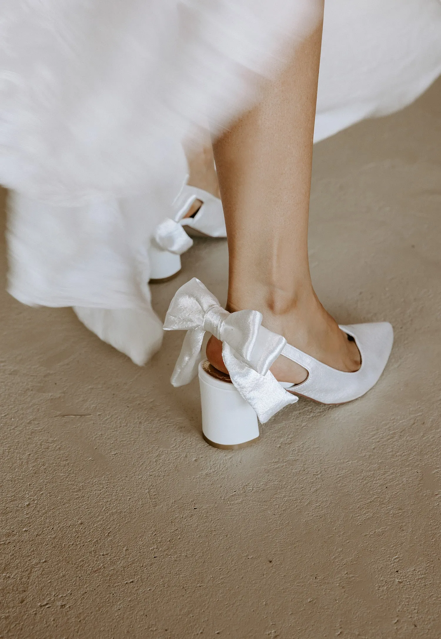 GARDENIA - CLOSED TOE SATIN BRIDAL HEELS WITH BOW