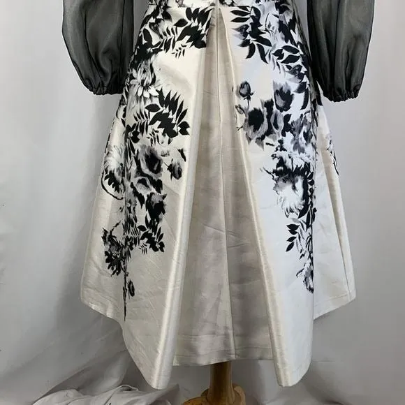 Giambattista ValliBlack and White Floral Dress With Ruffle Trim