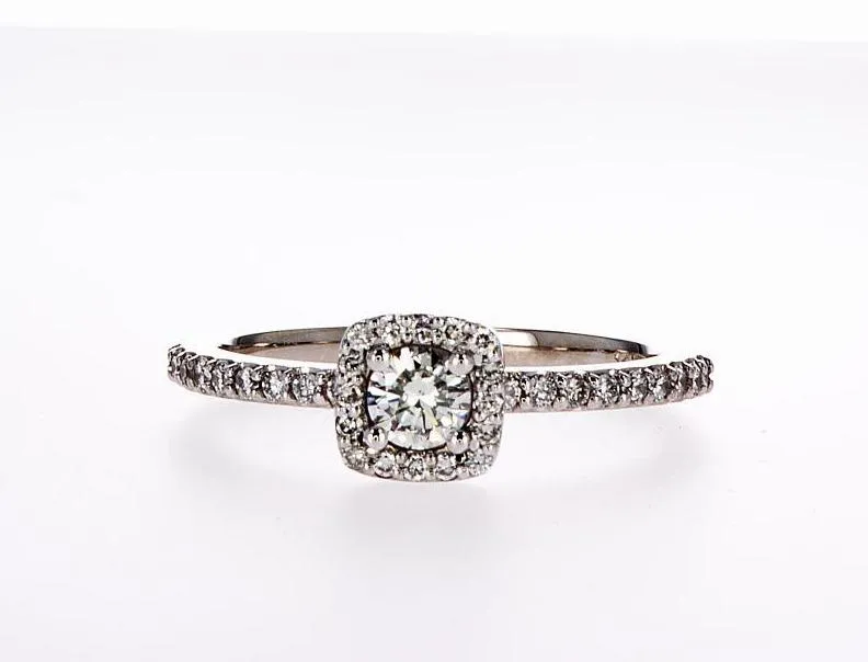 Jennifer Halo Diamond Ring  (0.45Ctw)