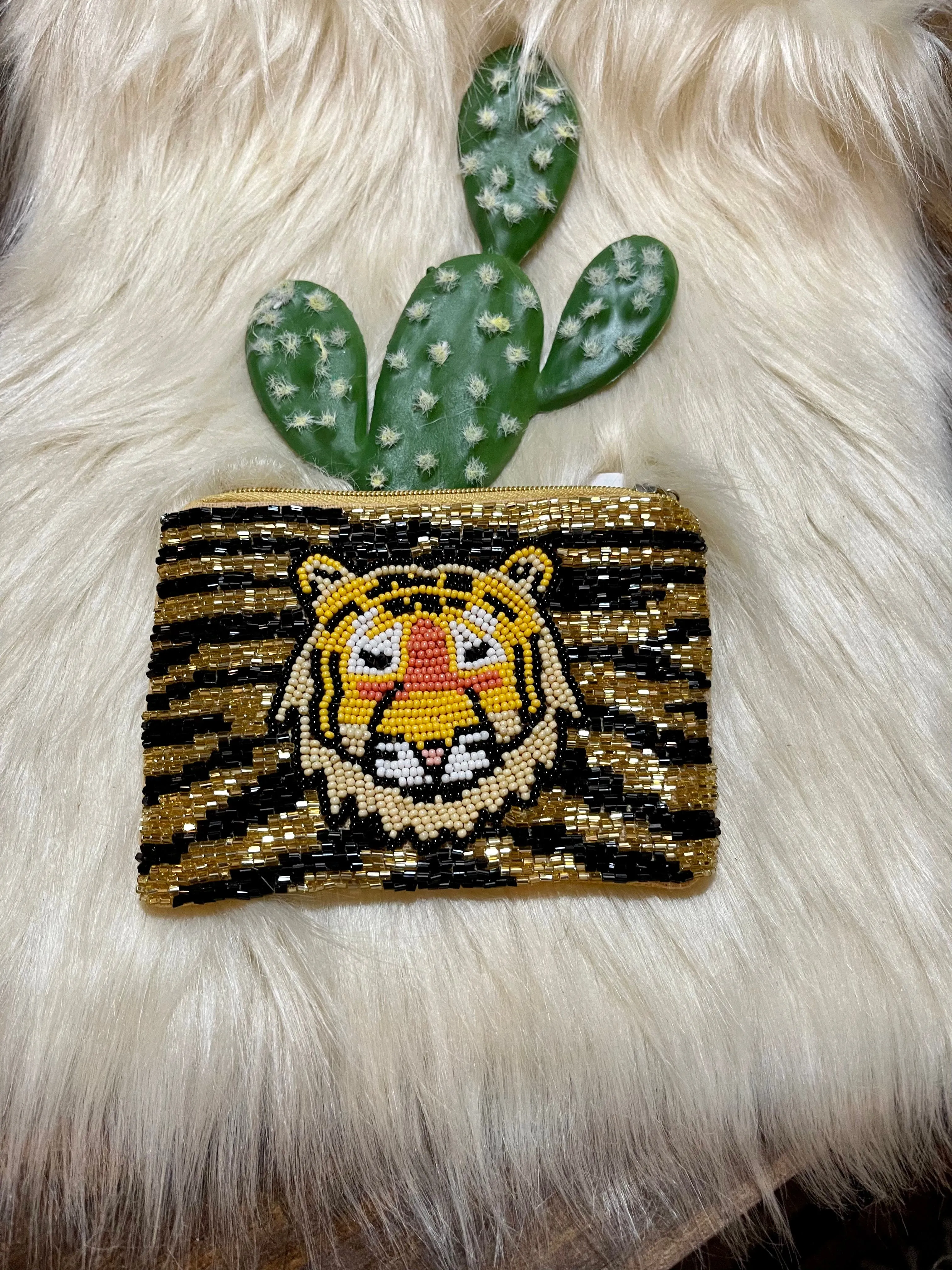 TIGER SEED BEAD COIN CLUTCH PURSE